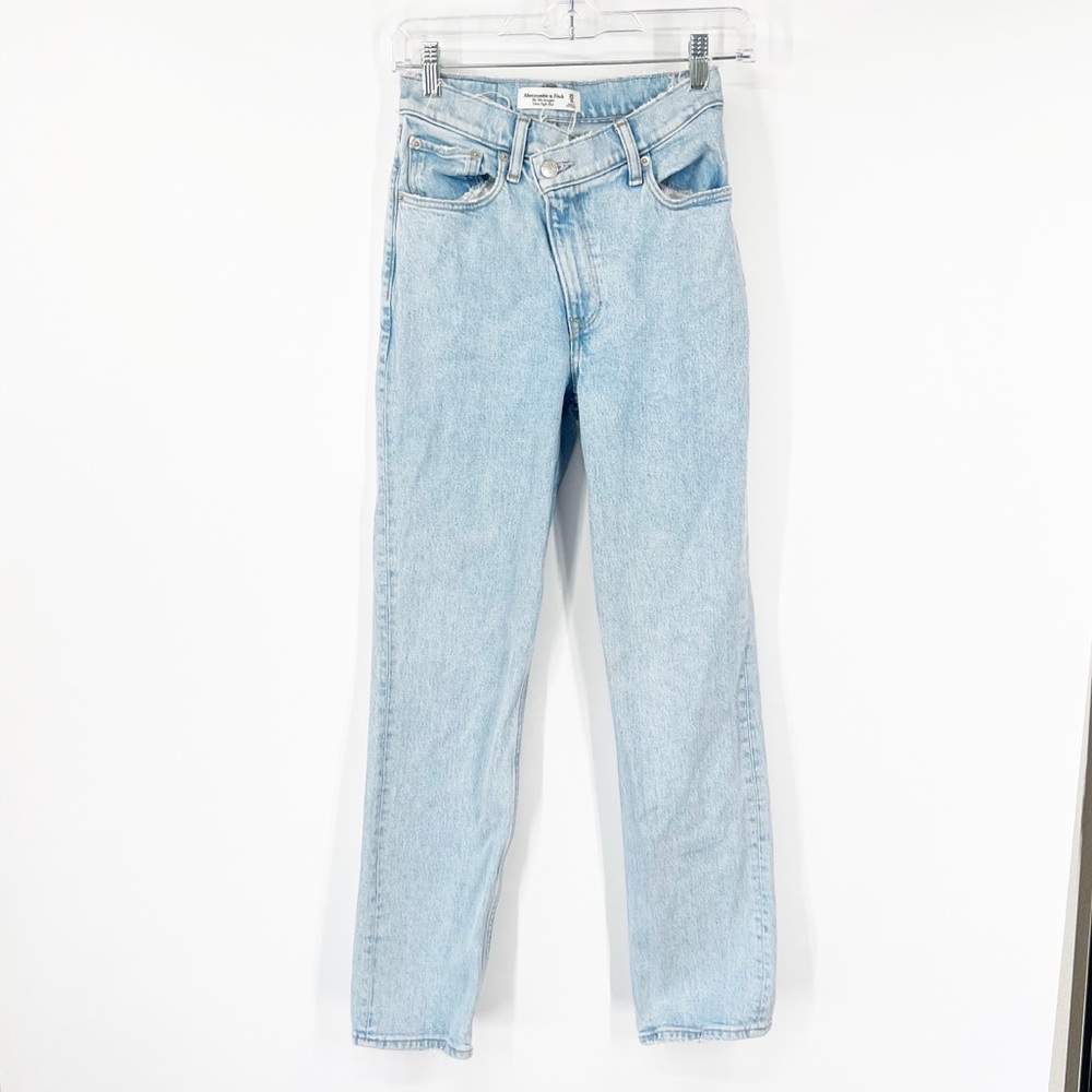 Abercrombie & Fitch The ‘90s Straight Jeans Ultra High Rise Criss Cross Waist
